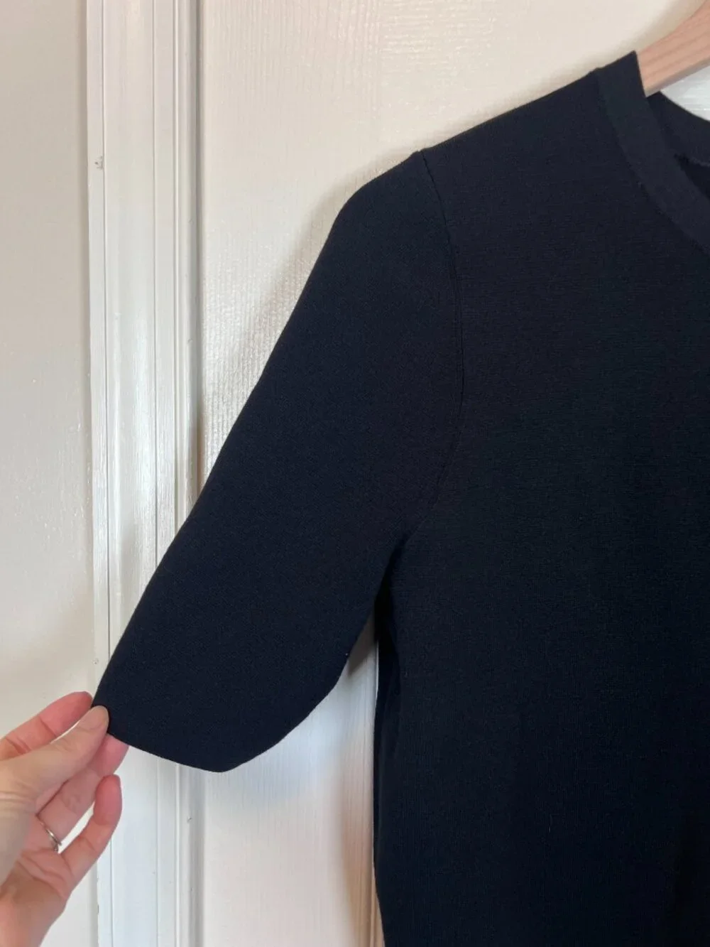 Banana Republic Short Sleeve Crewneck Sweater Black Size Large Minimalist Preppy